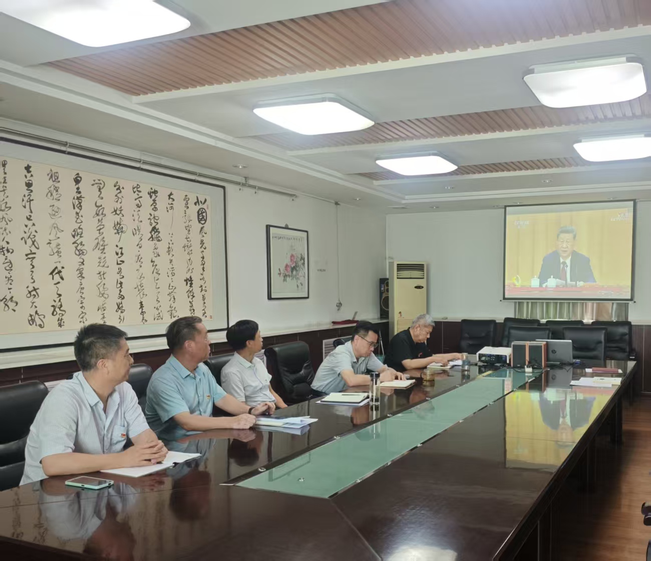 礼赞百年征程 汲取奋进力量——我院组织党员收看建党105周年大会直播